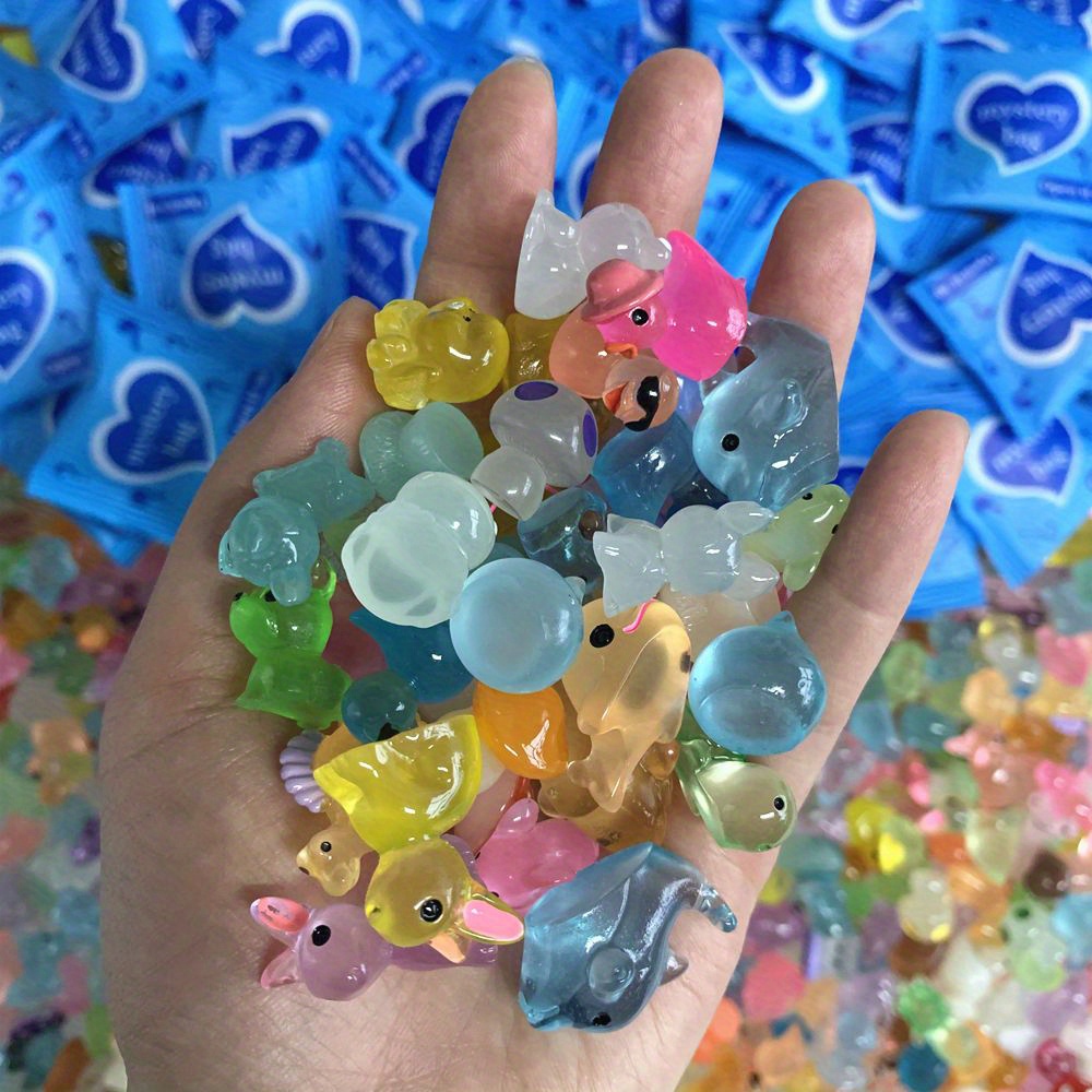ランダムな動物の形をした非膨張性ゲルビーズ 32 個 - カ - Resin Dye Opaque のレビューと価格