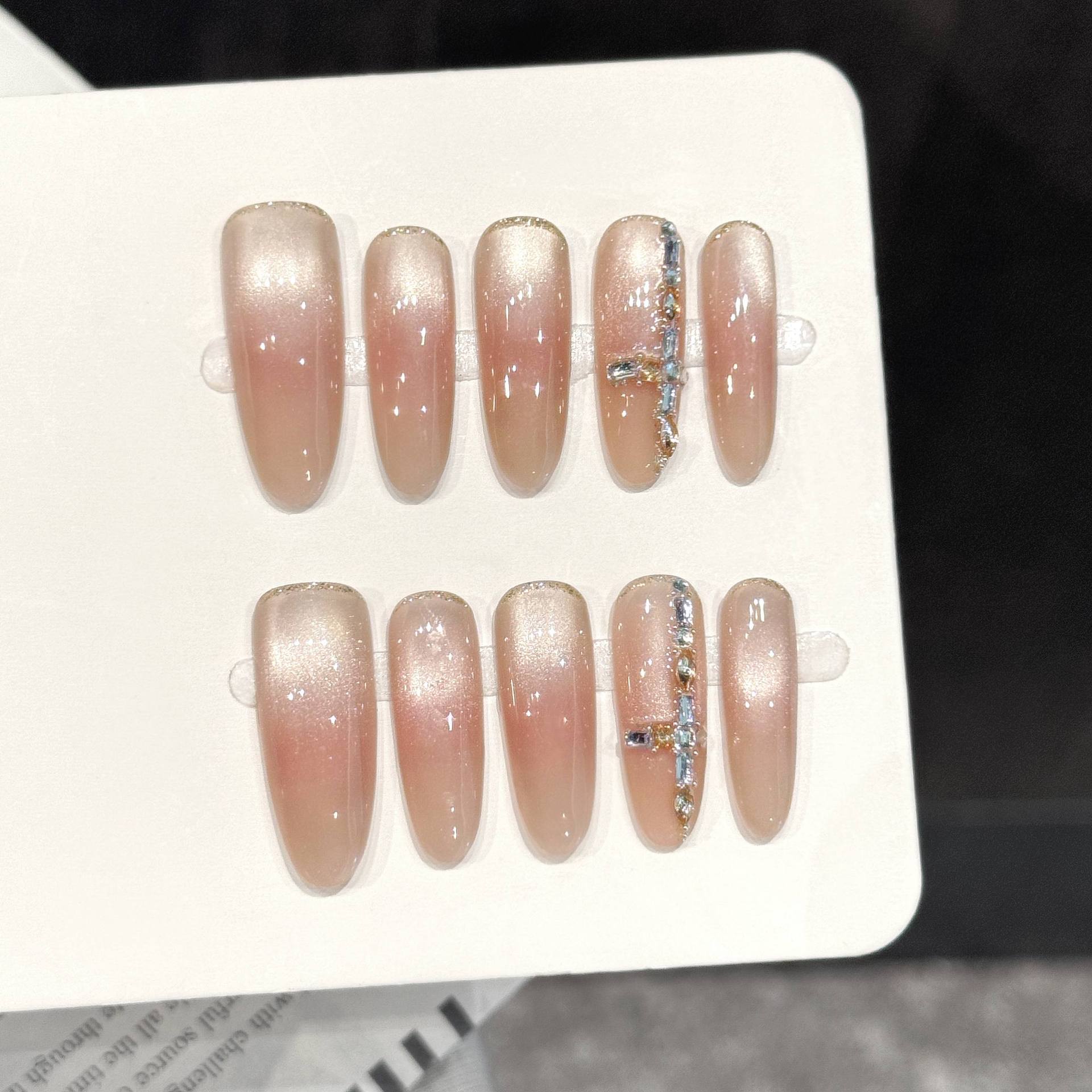 10個入りオーバル型ハンドメイドつけ爪、ベアパウダーソフトキ - Pearl Powder Resin のレビューと価格