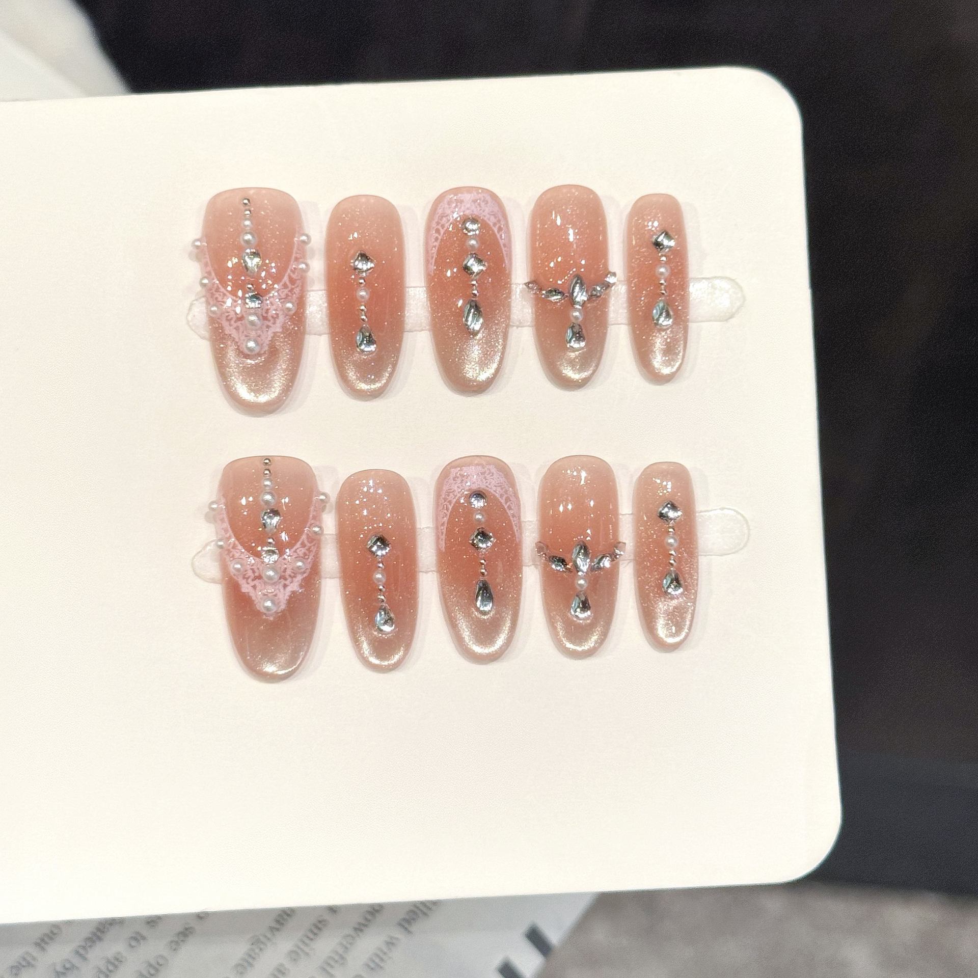10個入りオーバル型ハンドメイドつけ爪、ベアパウダーソフトキ - Pearl Powder Resin のレビューと価格